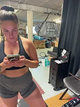 Clara-xoxo online show from April 2026 08:31:01 AM