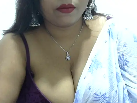 Snapshot of ROSEE_MERRYYYY chatting on October 2025 10:01:01 AM ROSEE MERRYYYY online show from October 2025 10:01:01 AM