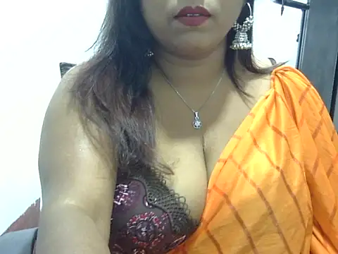 Snapshot of ROSEE_MERRYYYY chatting on November 2025 10:38:02 AM ROSEE MERRYYYY online show from November 2025 10:38:02 AM