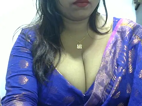 Snapshot of ROSEE_MERRYYYY chatting on November 2025 06:23:02 PM ROSEE MERRYYYY online show from November 2025 06:23:02 PM