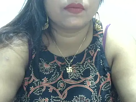 Snapshot of ROSEE_MERRYYYY chatting on November 2025 01:04:01 PM ROSEE MERRYYYY online show from November 2025 01:04:01 PM