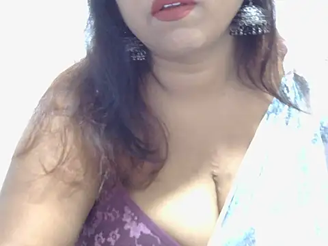 Snapshot of ROSEE_MERRYYYY chatting on June 2026 01:55:02 PM ROSEE MERRYYYY online show from June 2026 01:55:02 PM