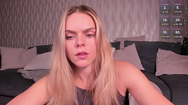 Snapshot of CharliSweet chatting on December 2025 01:48:01 PM CharliSweet online show from December 2025 01:48:01 PM