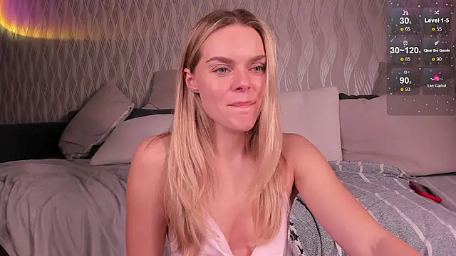 Snapshot of CharliSweet chatting on December 2025 02:14:02 PM CharliSweet online show from December 2025 02:14:02 PM