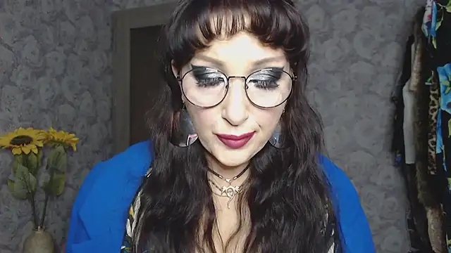 Snapshot of Aziza1 chatting on September 2025 03:02:01 PM Aziza1 online show from September 2025 03:02:01 PM