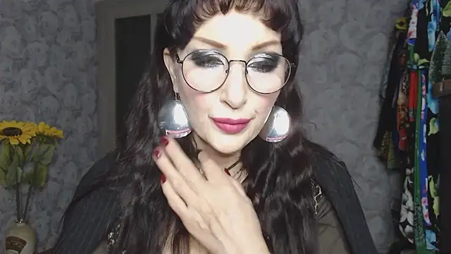 Snapshot of Aziza1 chatting on November 2025 05:03:01 PM Aziza1 online show from November 2025 05:03:01 PM