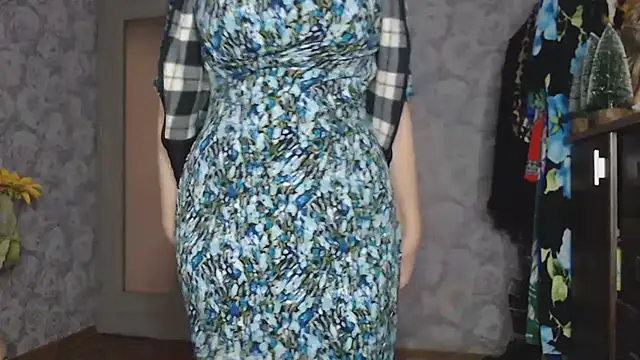 Snapshot of Aziza1 chatting on November 2025 08:35:02 AM Aziza1 online show from November 2025 08:35:02 AM