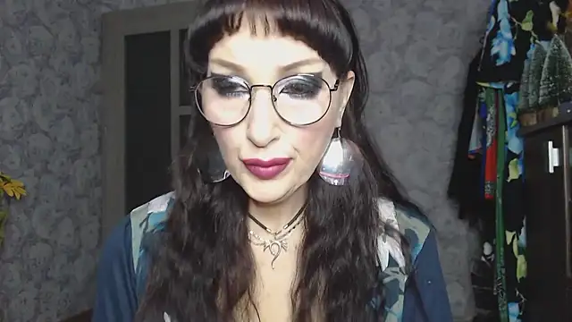 Snapshot of Aziza1 chatting on November 2025 01:39:01 PM Aziza1 online show from November 2025 01:39:01 PM