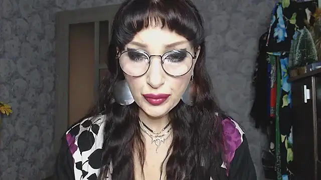 Snapshot of Aziza1 chatting on November 2025 08:20:02 AM Aziza1 online show from November 2025 08:20:02 AM