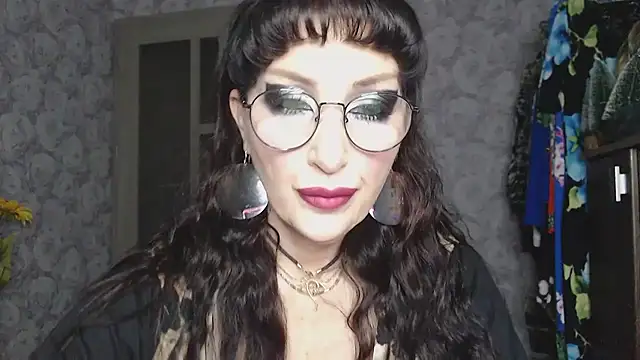 Snapshot of Aziza1 chatting on November 2025 09:01:02 AM Aziza1 online show from November 2025 09:01:02 AM