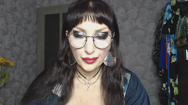 Snapshot of Aziza1 chatting on November 2025 09:07:01 PM Aziza1 online show from November 2025 09:07:01 PM