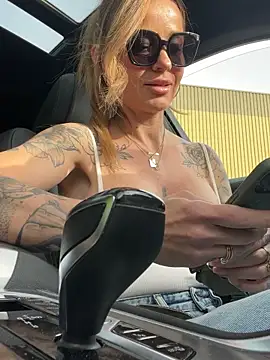 Etwas neugierig online show from April 2026 04:01:01 PM