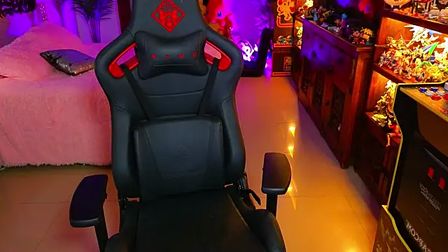 ambarEvans online show from January 2025 07:00:02 PM