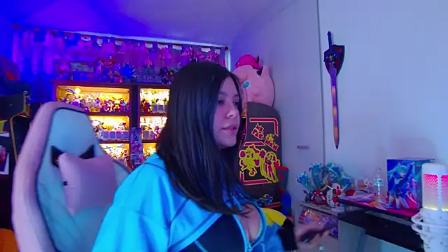 ambarEvans online show from April 2026 07:58:01 PM