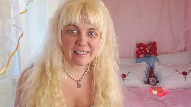 SunnySylvia online show from December 2024 06:13:01 PM