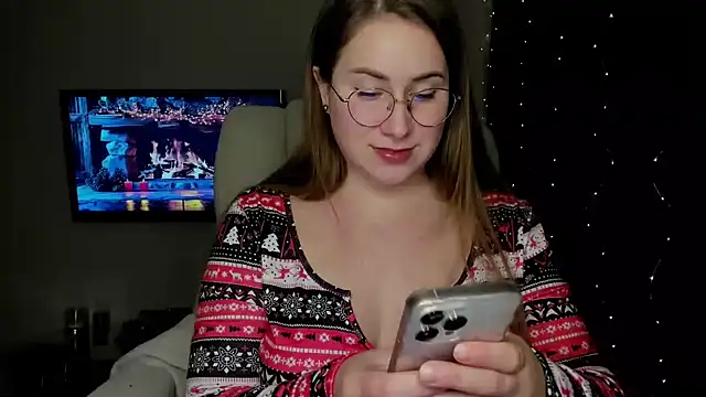 Snapshot of SeasonalSomeone chatting on December 2024 01:30:02 PM SeasonalSomeone online show from December 2024 01:30:02 PM