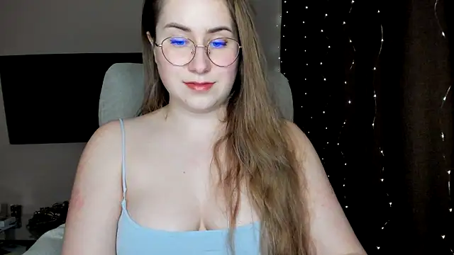 Snapshot of SeasonalSomeone chatting on January 2025 10:21:01 PM SeasonalSomeone online show from January 2025 10:21:01 PM