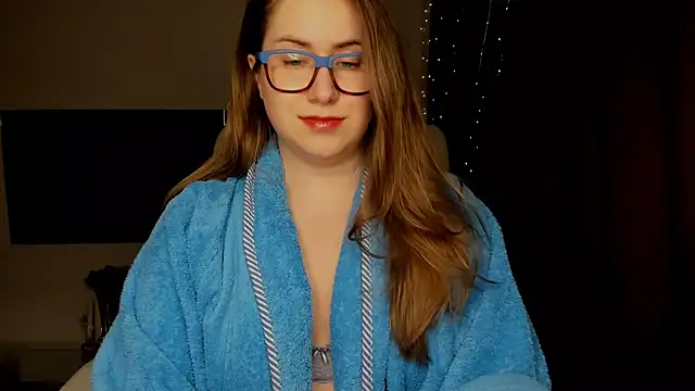 SeasonalSomeone online show from November 2025 08:20:01 PM