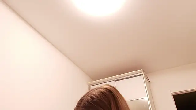 Eziliz online show from March 2026 07:28:01 PM