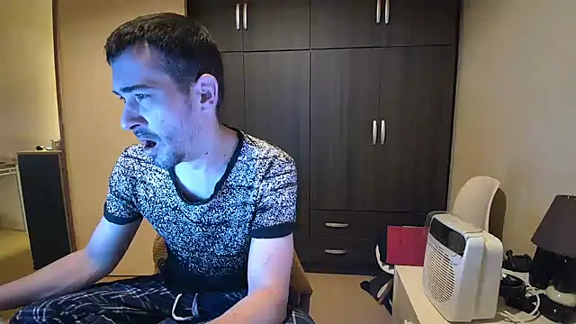 Snapshot of Ethangay chatting on November 2025 05:23:02 PM Ethangay online show from November 2025 05:23:02 PM