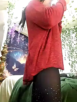 Snapshot of MaddyC6992 chatting on January 2025 10:27:02 AM MaddyC6992 online show from January 2025 10:27:02 AM