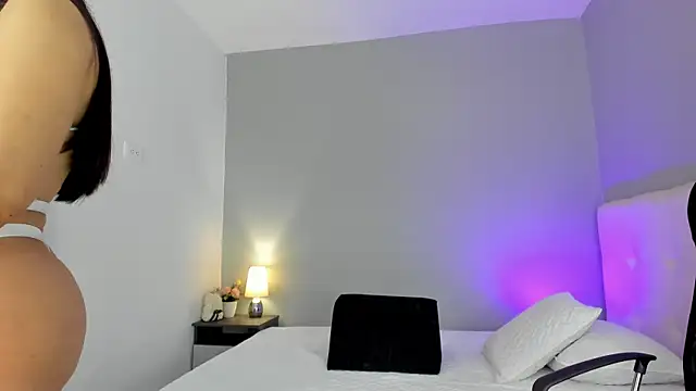 NataliaBuiles online show from February 2025 07:23:02 PM