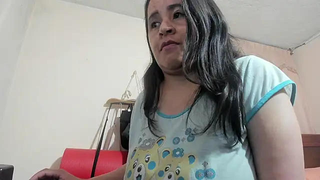 Snapshot of latinfemale chatting on December 2024 02:17:01 AM latinfemale online show from December 2024 02:17:01 AM