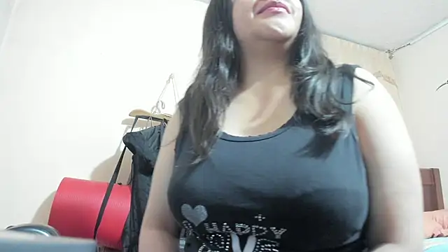Snapshot of latinfemale chatting on January 2025 01:16:02 AM latinfemale online show from January 2025 01:16:02 AM