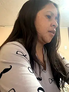 Snapshot of latinfemale chatting on October 2025 11:24:02 PM latinfemale online show from October 2025 11:24:02 PM