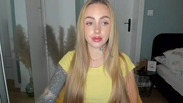 sexyCoralie online show from June 2026 07:18:01 AM