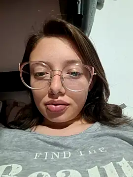 Snapshot of linda-schmidt chatting on July 2026 01:52:02 AM linda-schmidt online show from July 2026 01:52:02 AM