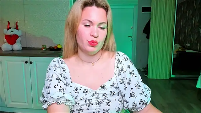 HotTiffani online show from November 2025 11:10:02 AM