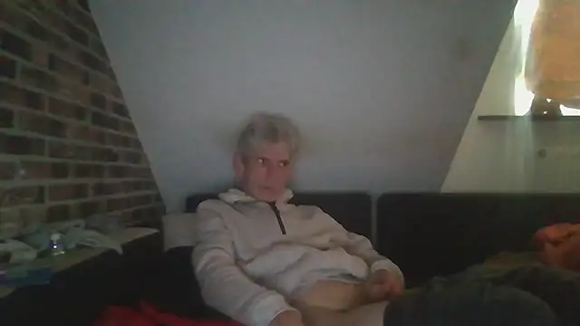 Snapshot of InMeinenMund chatting on October 2025 10:56:01 AM InMeinenMund online show from October 2025 10:56:01 AM