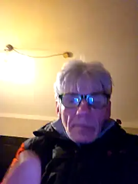 Snapshot of InMeinenMund chatting on December 2025 04:49:02 PM InMeinenMund online show from December 2025 04:49:02 PM
