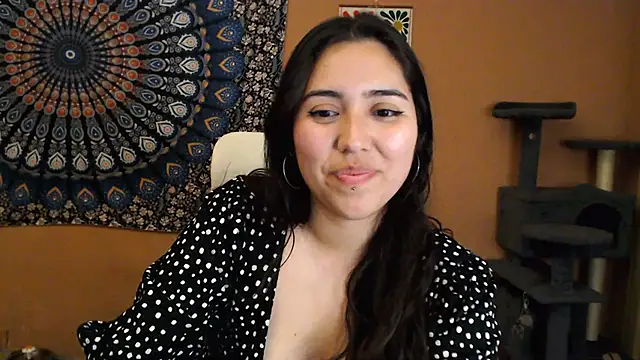 Snapshot of IntimateTales chatting on February 2025 08:47:01 PM IntimateTales online show from February 2025 08:47:01 PM