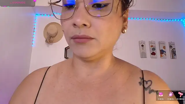 Snapshot of JuliRamirez chatting on February 2025 06:31:01 PM JuliRamirez online show from February 2025 06:31:01 PM