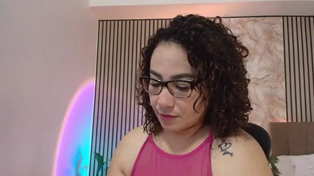 Snapshot of JuliRamirez chatting on July 2026 12:47:01 PM JuliRamirez online show from July 2026 12:47:01 PM
