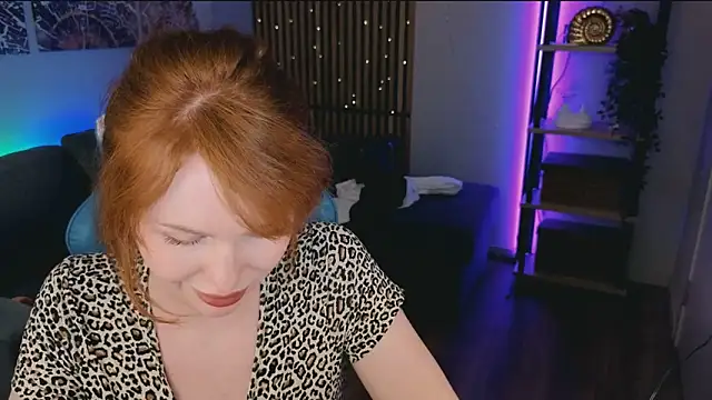 Snapshot of GingerArin chatting on June 2026 10:43:02 AM GingerArin online show from June 2026 10:43:02 AM