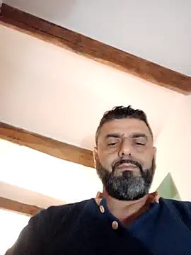 Snapshot of ChiIul11 chatting on October 2025 11:35:01 PM ChiIul11 online show from October 2025 11:35:01 PM