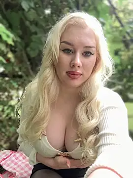 LaraHollywood online show from September 2025 06:15:01 AM