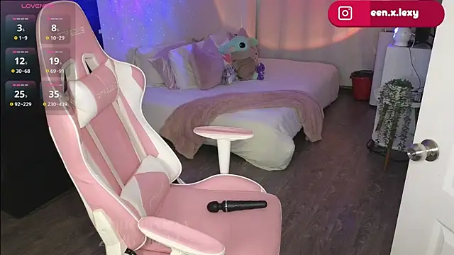 queenxlexy online show from June 2026 07:02:02 PM