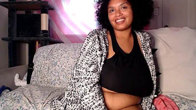 Snapshot of TasteeKitty chatting on October 2025 07:23:02 PM TasteeKitty online show from October 2025 07:23:02 PM