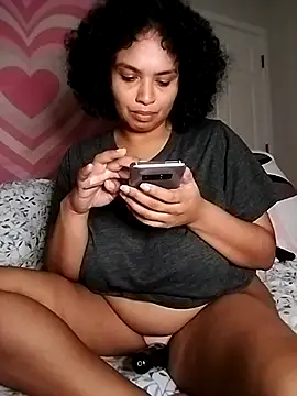 Snapshot of TasteeKitty chatting on October 2025 09:10:02 AM TasteeKitty online show from October 2025 09:10:02 AM