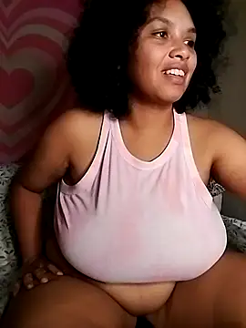 Snapshot of TasteeKitty chatting on October 2025 05:52:01 AM TasteeKitty online show from October 2025 05:52:01 AM