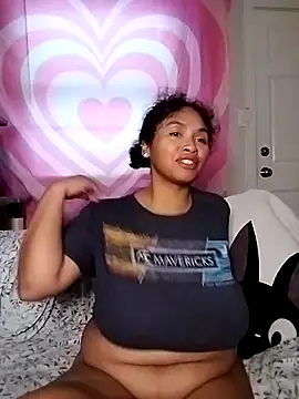 Snapshot of TasteeKitty chatting on October 2025 04:22:01 PM TasteeKitty online show from October 2025 04:22:01 PM