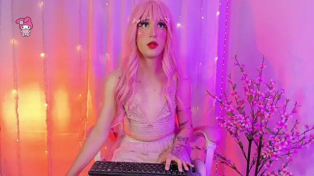 rosseblondee online show from June 2026 07:48:01 PM