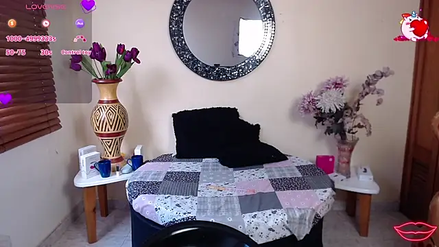 NicoleSantana online show from February 2026 07:15:01 PM