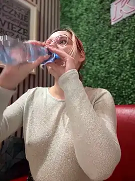 The Snowwhitee online show from March 2025 07:10:01 PM