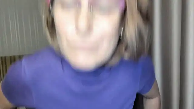 Snapshot of lauraoven chatting on December 2024 03:58:01 PM lauraoven online show from December 2024 03:58:01 PM