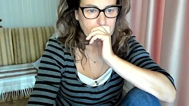 lauraoven online show from October 2025 08:05:02 AM